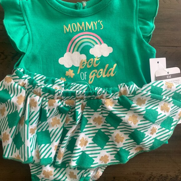 NWT | St. Patrick’s Day Mommy’s Pot of Gold Baby Outfit – Size 6 Months - Picture 4 of 6